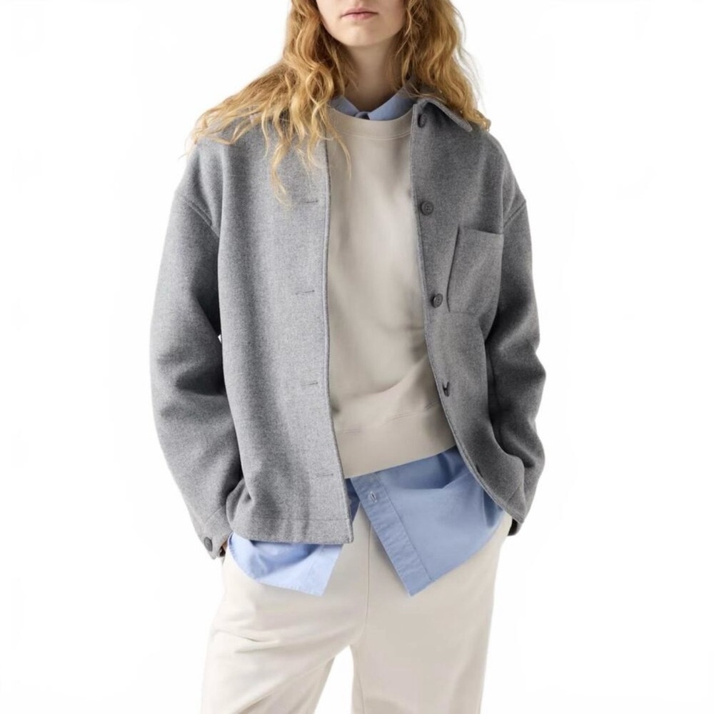 Uniqlo Gray Oversized Short Button Jacket w/ Pockets - XS/Small